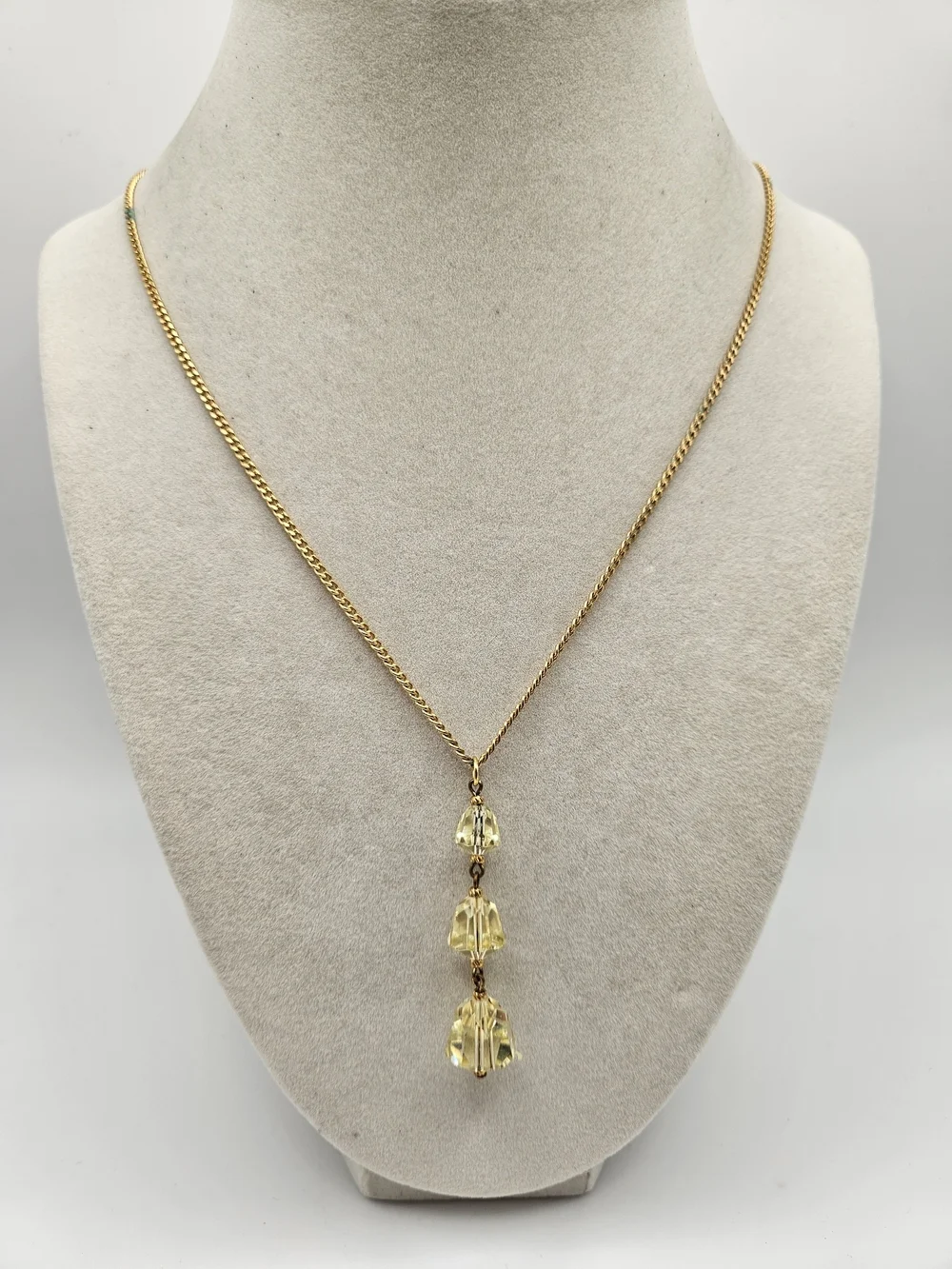 VINTAGE Pale Yellow Faceted Glass Crystal Dangle Gold Tone Pendant Necklace